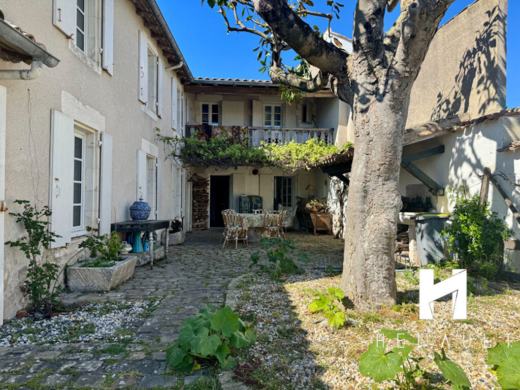 Maison La Couarde Sur Mer 8 pièce(s) 227 m2