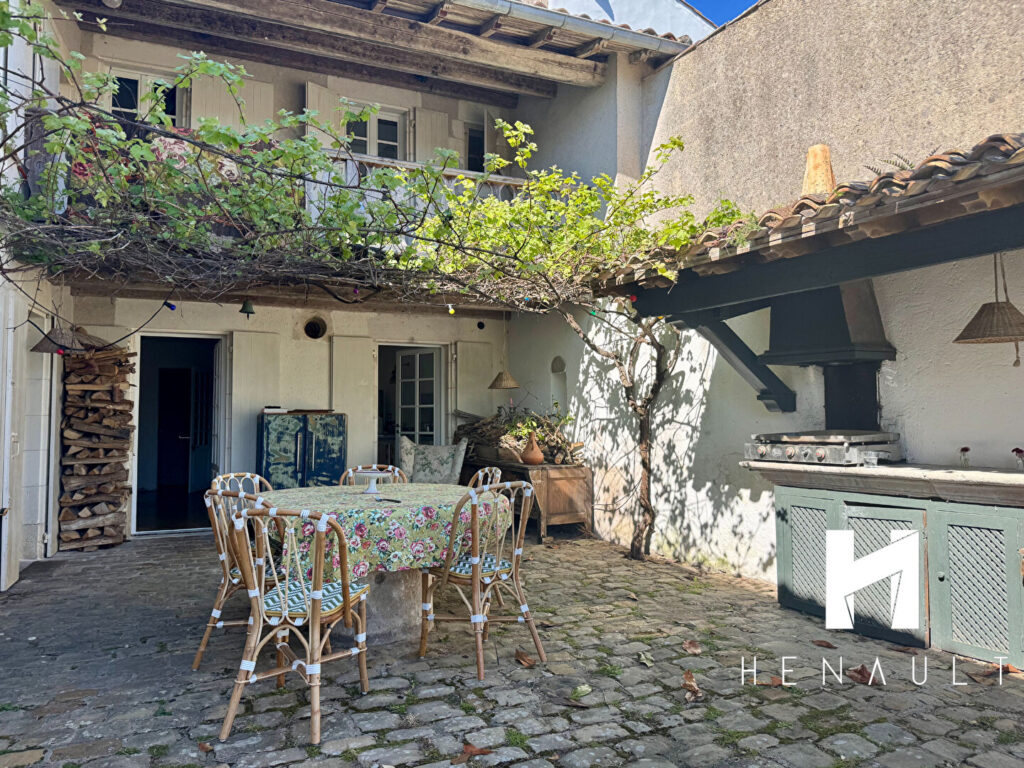 Maison La Couarde Sur Mer 8 pièce(s) 227 m2