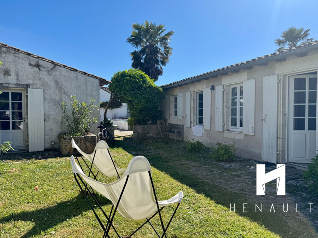 Maison La Couarde Sur Mer 8 pièce(s) 227 m2