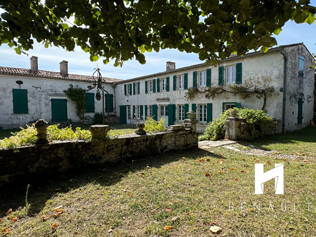 Maison La Flotte 9 pièce(s) 232 m2