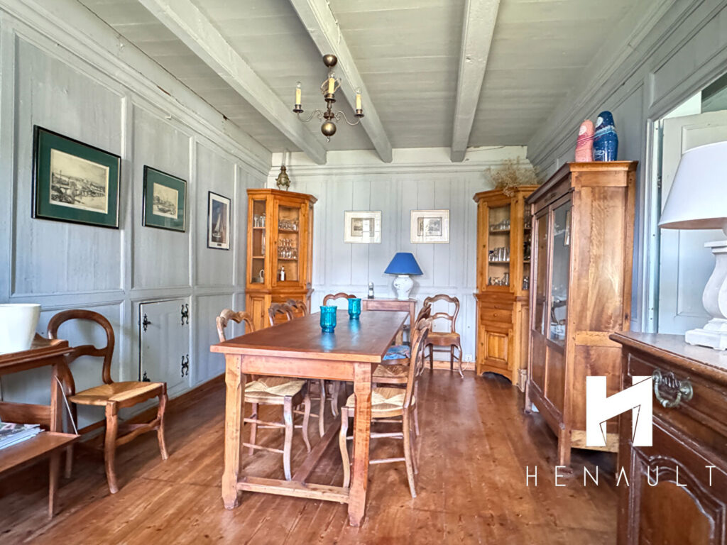 House in La Flotte, 9 rooms, 232 m2