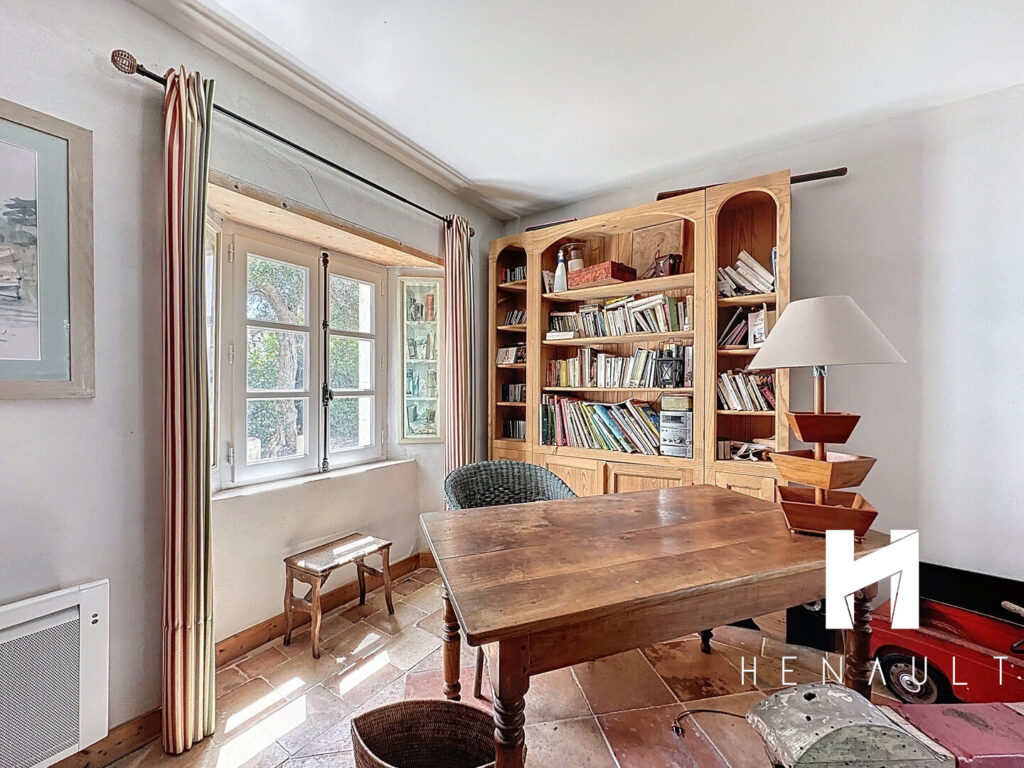 Maison Loix 8 pièce(s) 205 m2