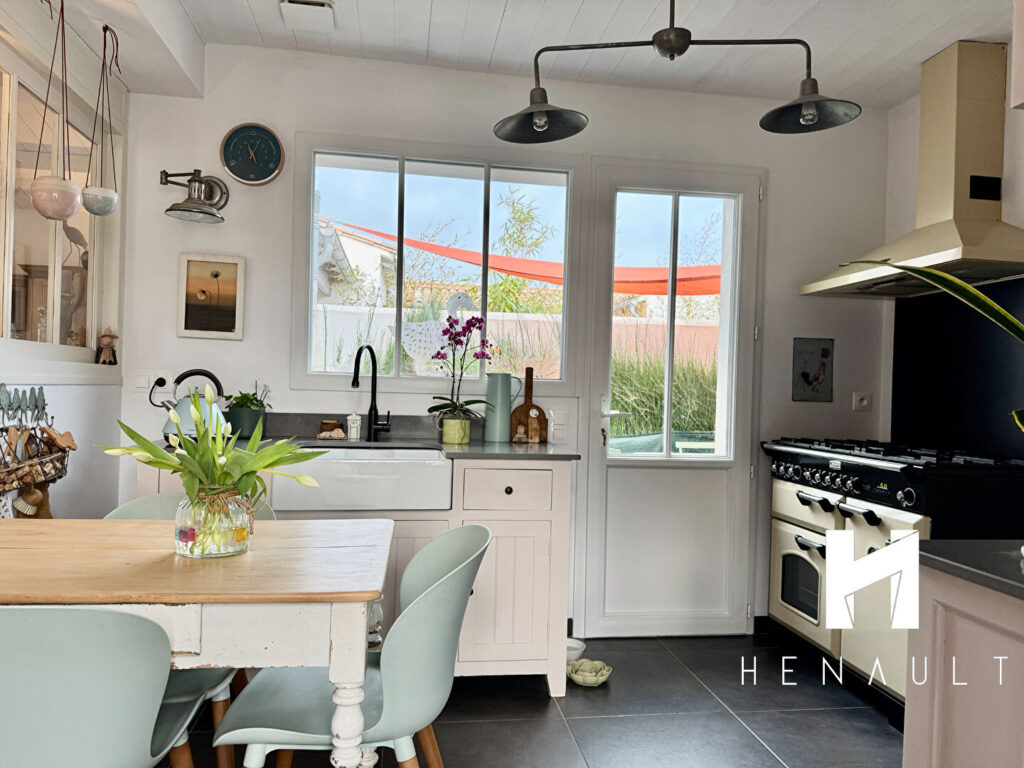 Maison Loix 4 pièce(s) 122.78 m2