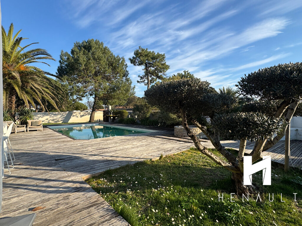 Maison Sainte Marie De Re 12 pièce(s) 256 m2