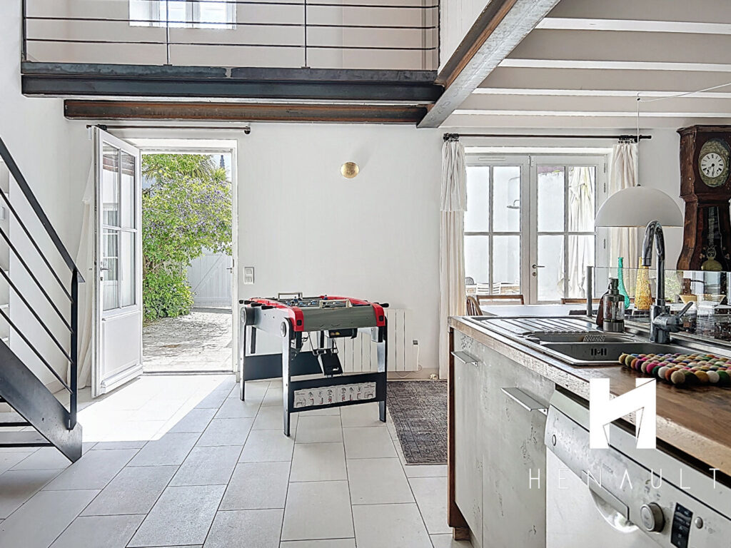 House in Ars-en-Ré, 6 rooms, 141.59 m²