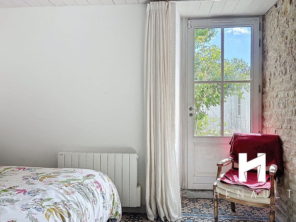 House in Ars-en-Ré, 6 rooms, 141.59 m²