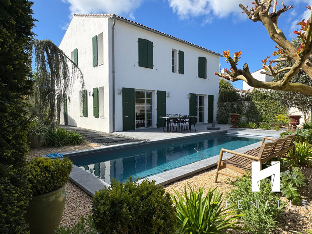 Maison La Flotte  4 pièce(s) 131 m2