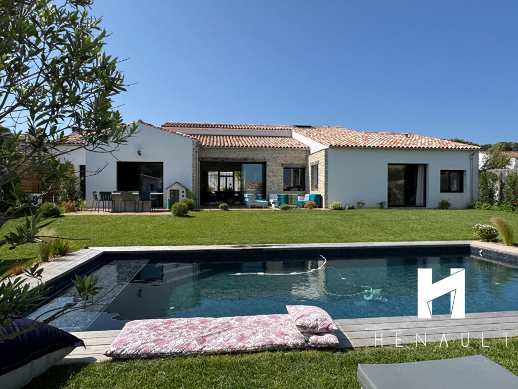 House in La Flotte, 8 rooms, 264 m2