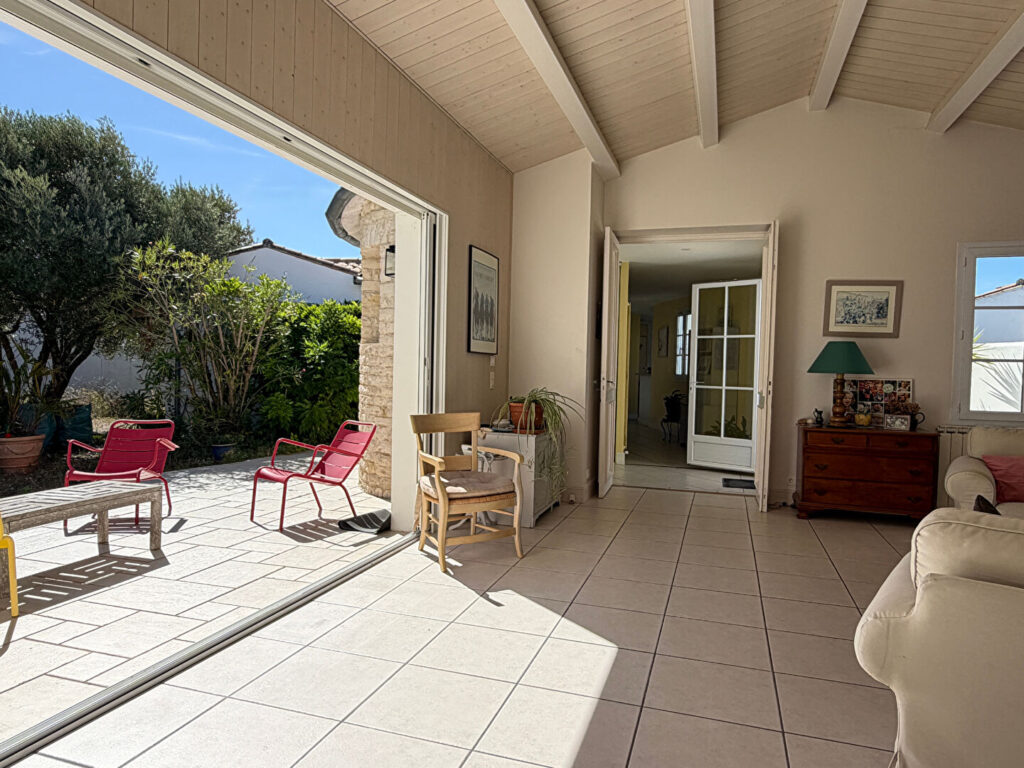 La Flotte , a 2 pas du Port et de la plage  maison familiale
